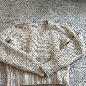 SO Cream Textured V-Neck Sweater